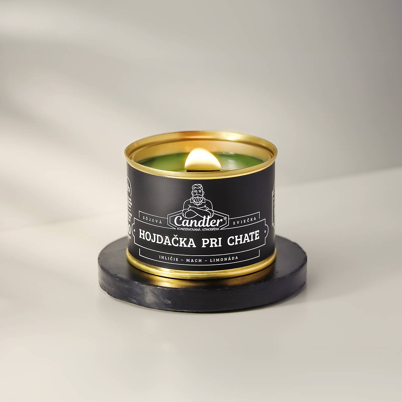 Hojdačka pri chate (Sójová sviečka 140g, drevený knôt)