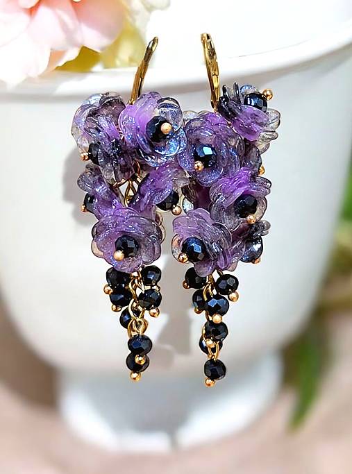 Náušnice - Visiace náušnice s čierno-fialovými, nerezová oceľ - 17482459_