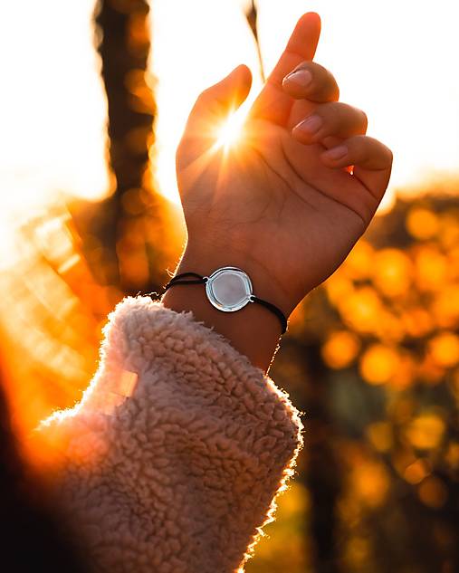 Sady šperkov - DRUHÝ ŠPERK k personalizovanému návrhu (Strieborný náramok klasik na šnúrke) - 17488098_