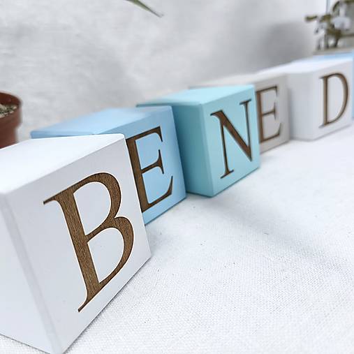 Hračky - Maľované drevené K O C K Y gravírované - 17489268_