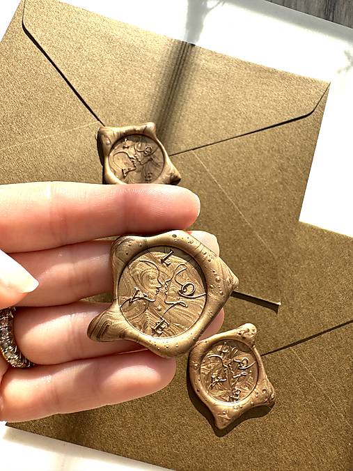 Materiál ručne robený - Vosková pečať s vintage dušou - 17489553_
