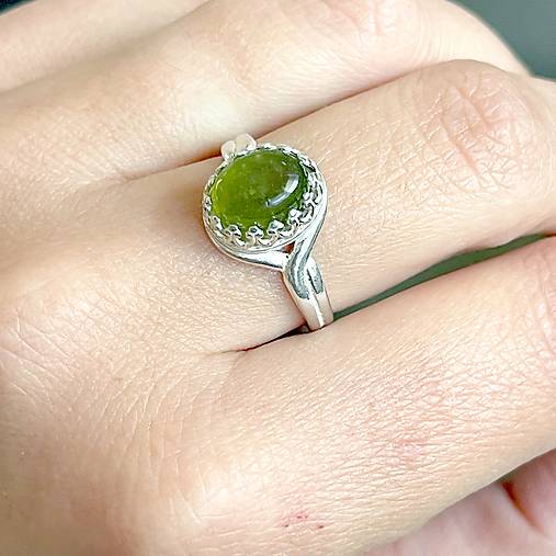 Natural Peridot Ag925 Silver Ring / Strieborný prsteň s olivínom prírodným E063