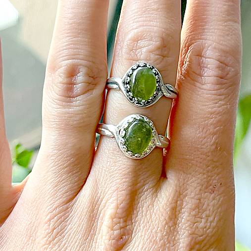 Natural Peridot Ag925 Silver Ring / Strieborný prsteň s olivínom prírodným E063