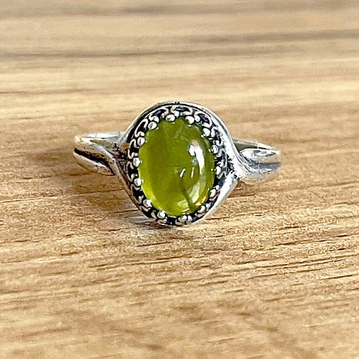 Natural Peridot Ag925 Silver Ring / Strieborný prsteň s olivínom prírodným E063