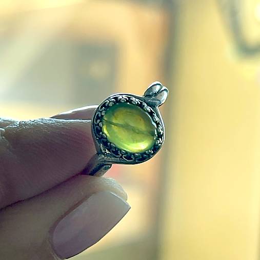 Natural Peridot Ag925 Silver Ring / Strieborný prsteň s olivínom prírodným E063