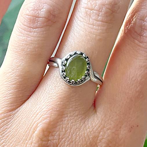 Natural Peridot Ag925 Silver Ring / Strieborný prsteň s olivínom prírodným E063