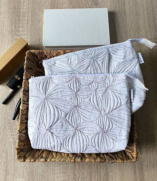 Kozmetická taštička (Cyklámenová)