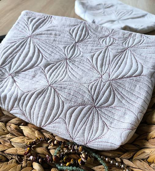 Kozmetická taštička (Cyklámenová)