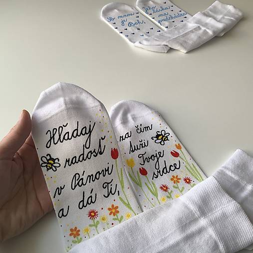 Motivačné maľované ponožky s nápisom: (”Hľadaj radosť v Pánovi a dá Ti, za čím túži Tvoje srdce”)