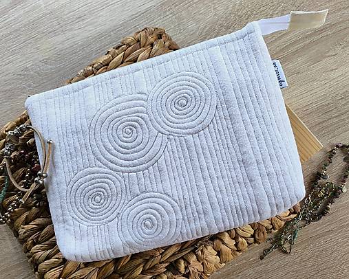 Kozmetická taštička (Sivé prešívanie)