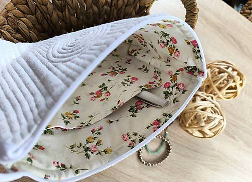 Kozmetická taštička (Sivé prešívanie)