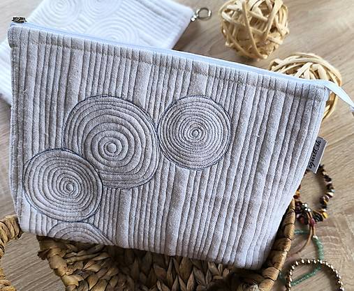 Kozmetická taštička (Modré prešívanie)