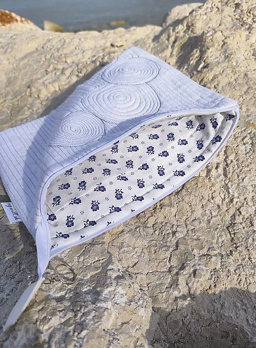 Kozmetická taštička (Modré prešívanie)