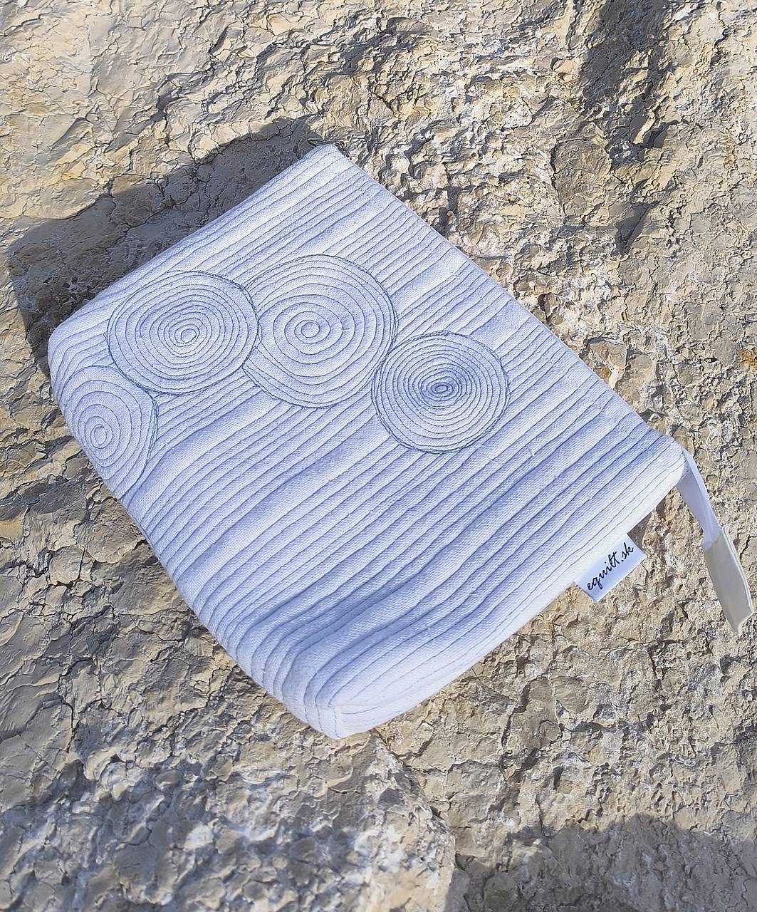 Kozmetická taštička (Modré prešívanie)