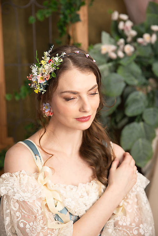 Kvetinová čelenka "vyfarbený svet"
