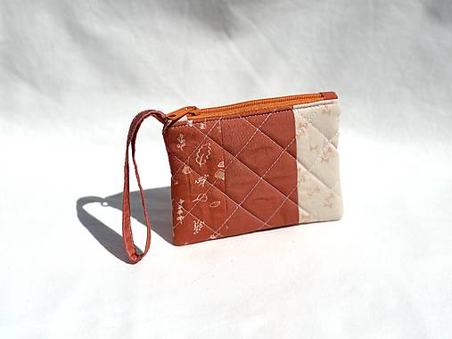 Taštičky - Prešívaná kozmetická taška MINI (Tehlové kvety & tehlová & béžové kvety) - 17494226_