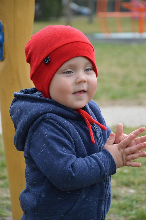 Detské čiapky - 100% merino čiapka tenučká na uväzovanie červená - 17496098_