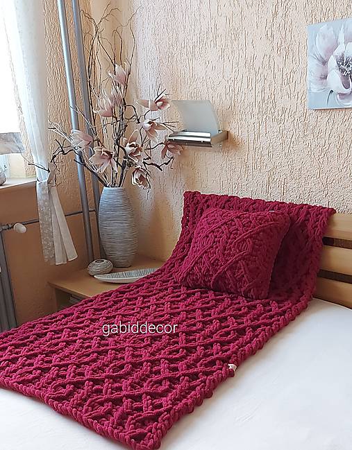 Jemnučká a ľahká deka z priadze alize puffy - šedá  (Deka, rozmer cca (160x 75) cm, farba bordová/vínová č. 107)