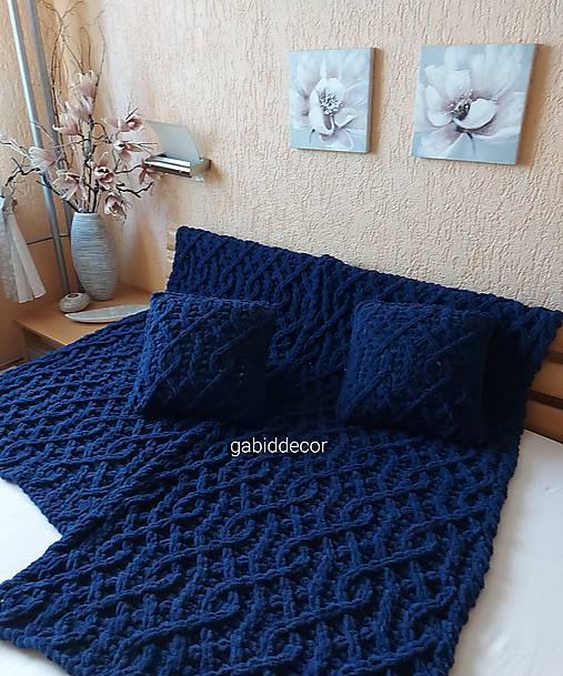 Jemnučká a ľahká deka z priadze alize puffy - šedá  (Deka, rozmer cca (160x 75) cm, farba temná modrá č. 58)