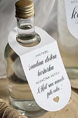 Úložné priestory & Organizácia - Visačka na svadobnú fľašu - ovál & vyrezané srdiečko - 17497845_