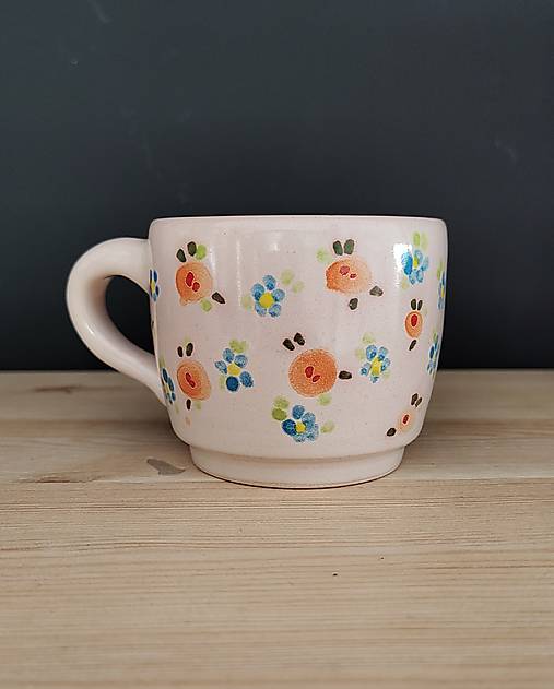 Nádoby - Keramický hrnček kvietkovaný - 17503655_