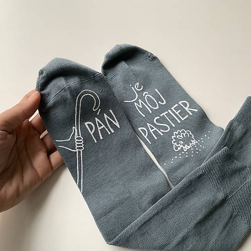 Motivačné maľované ponožky s nápisom: "Pán je môj pastier!" (sivé)