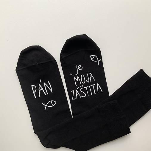 Motivačné maľované ponožky s nápisom: "Pán je moja záštita!" (čierne)