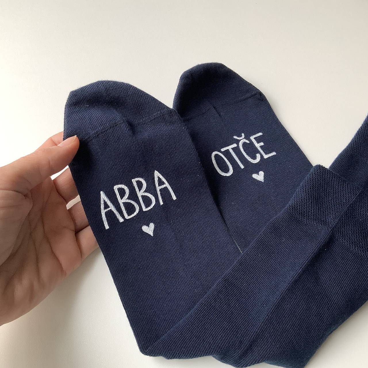 Motivačné maľované ponožky s nápisom: "ABBA OTČE!" (tmavomodré)