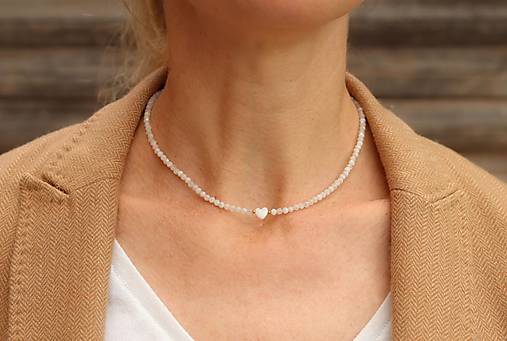 Náhrdelník choker mesačný kameň