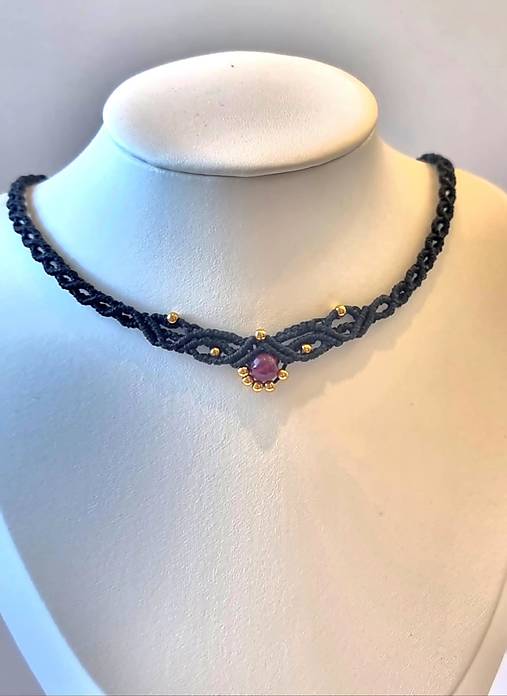 Náhrdelníky - Macrame choker s korálkou s tmavého achatu - 17509482_
