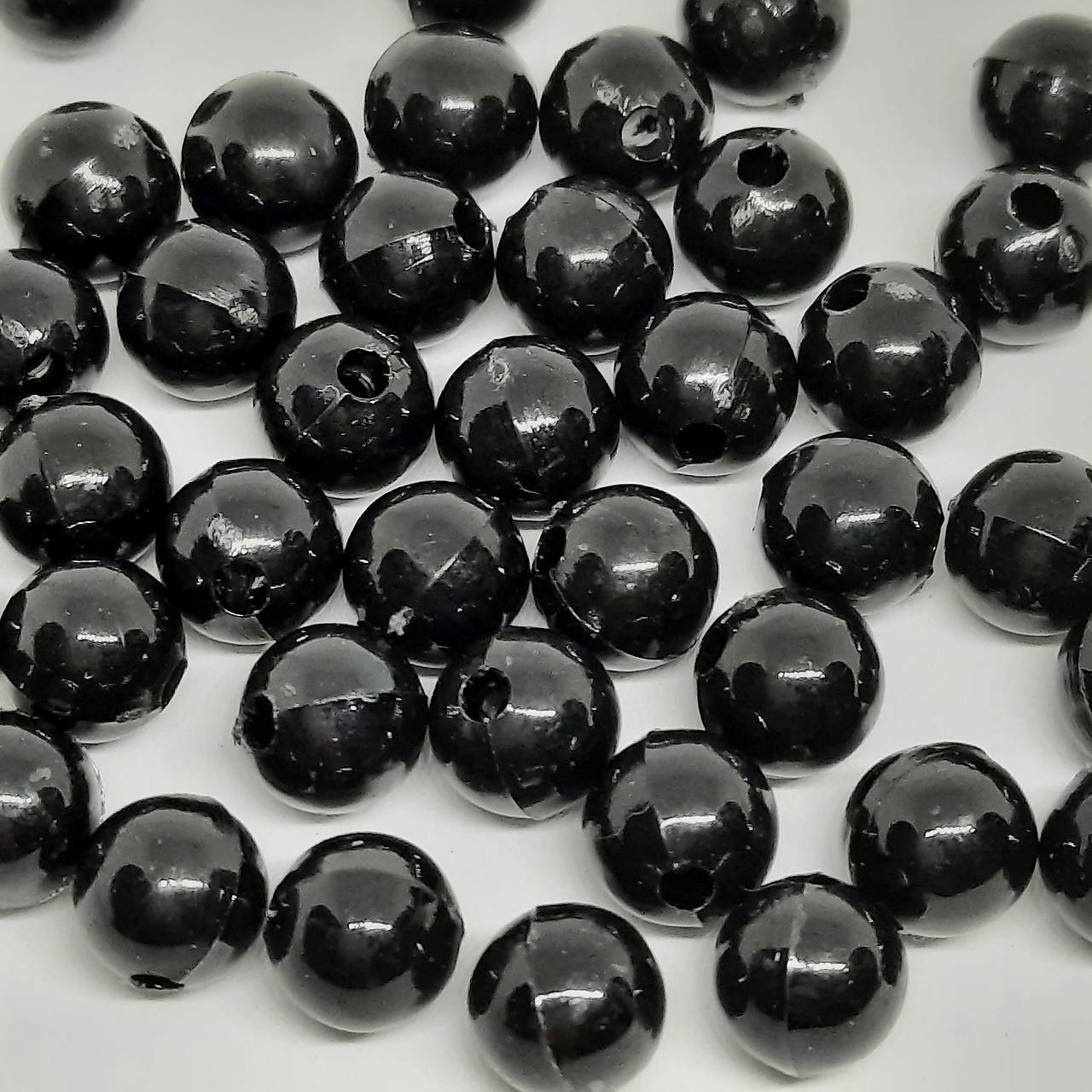 Korálky plast 8mm (čierna-20ks-2.trieda)