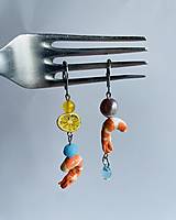 Náušnice - Náušnice s motívom krevety, citrónu a sladkovodnej ružovej riečnej perly, ručne maľované náušnice, morské dovolenkové  - 17512247_