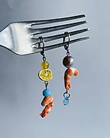 Náušnice - Náušnice s motívom krevety, citrónu a sladkovodnej ružovej riečnej perly, ručne maľované náušnice, morské dovolenkové  - 17512253_