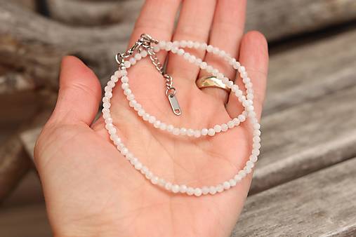 Náhrdelník choker mesačný kameň