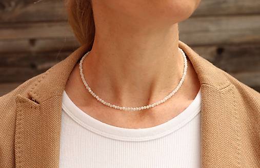 Náhrdelník choker mesačný kameň