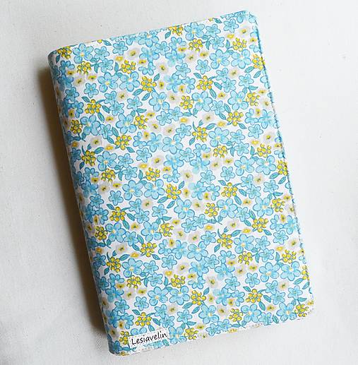 Papiernictvo - Obal na knihu nastaviteľný - Nezábudky a žlté kvety (bavlna) - 17513795_
