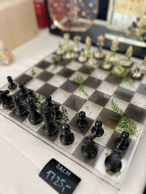 Luxusná šachovnica s figúrkami