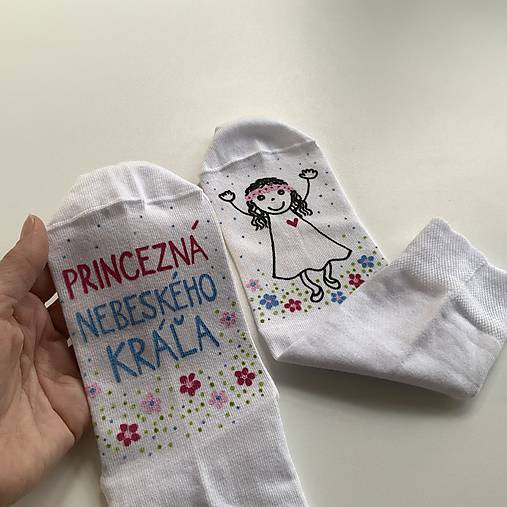 Maľované ponožky ako darček k prvému svätému prijímaniu