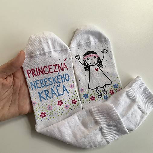 Maľované ponožky ako darček k prvému svätému prijímaniu