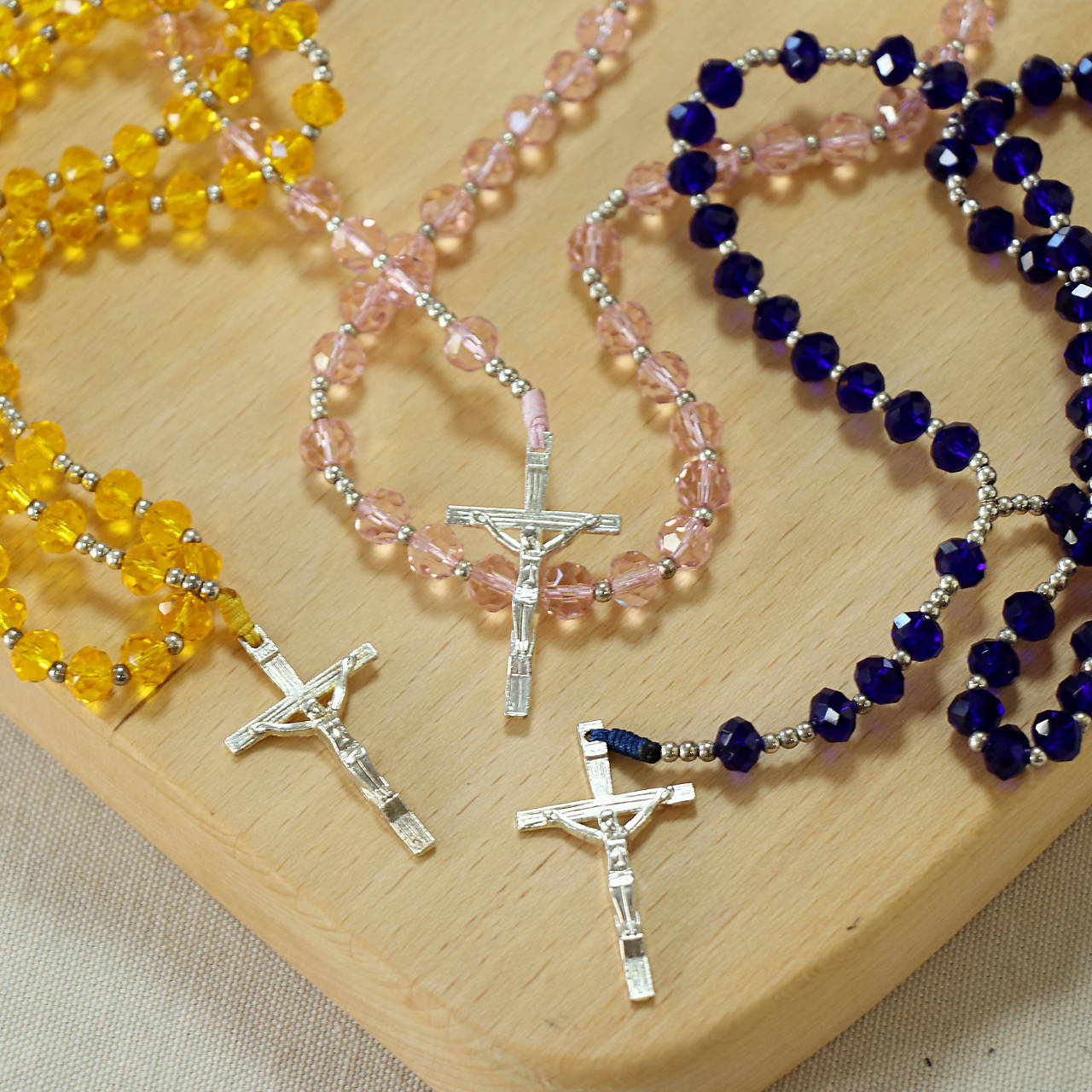 Ruženec so sklenenými korálkami