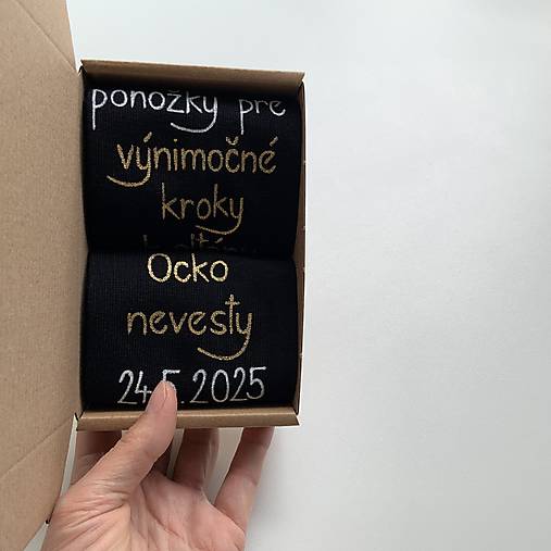 Maľované ponožky pre ocka nevesty (čierne s bielo zlatým nápisom)