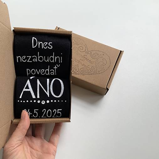 Maľované ponožky - ženích (Čierne ponožky aj s nápisom ženích+meno nad clenkom)