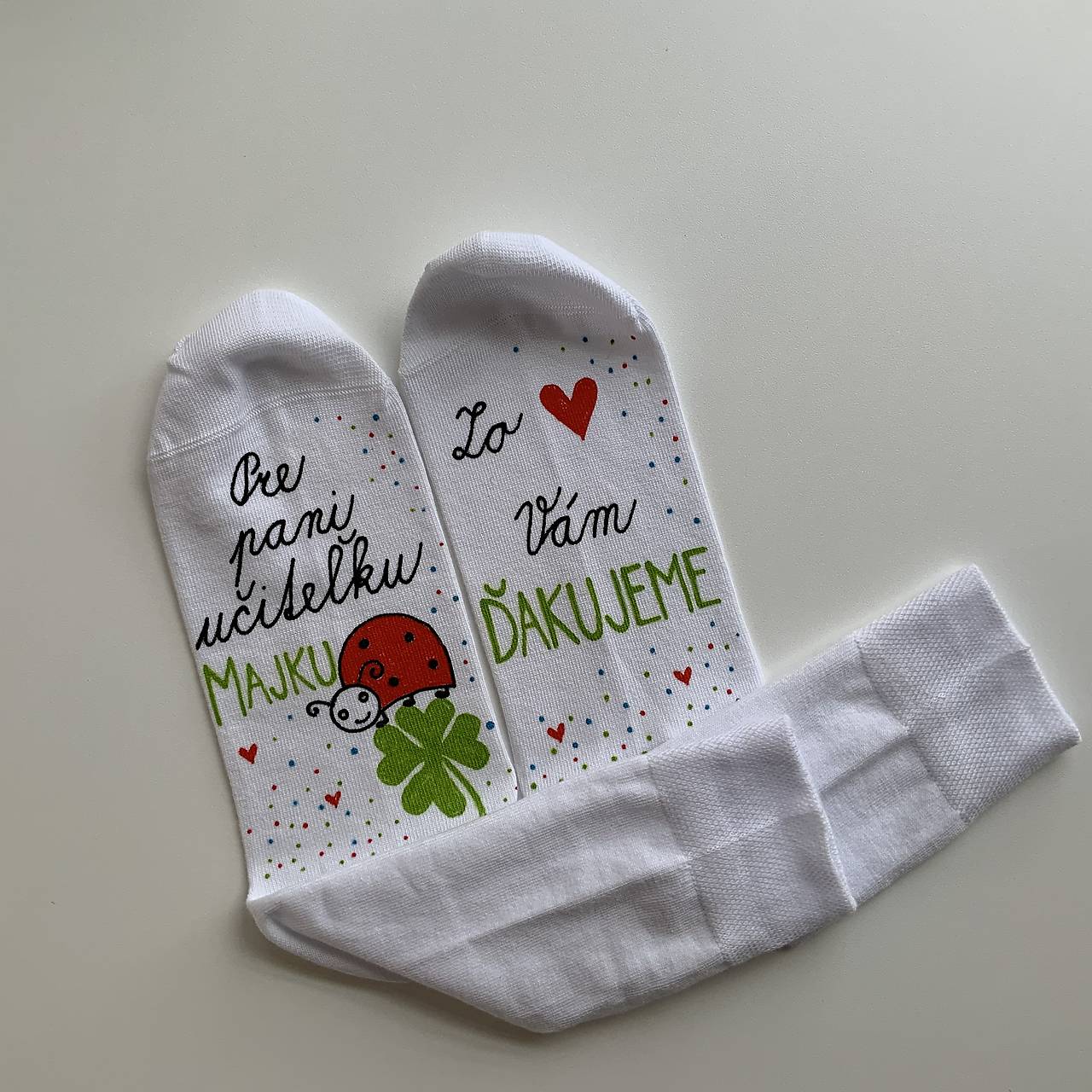 Maľované ponožky pre naj PANI UČITEĽKU s lienkou (biele)