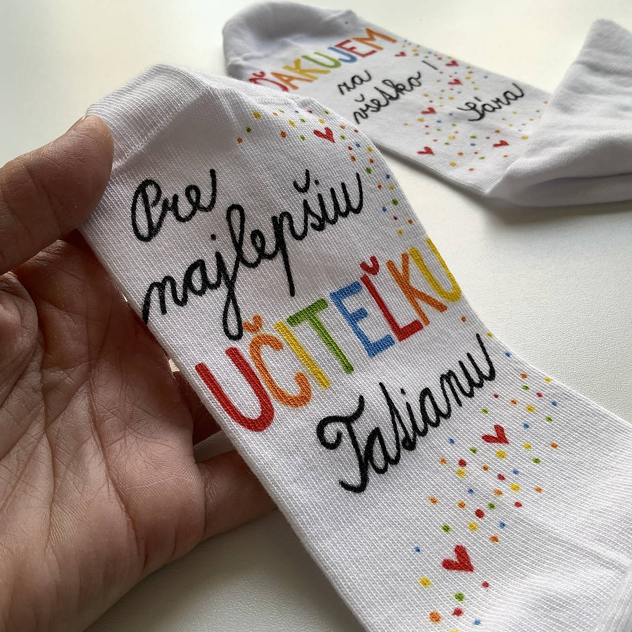 Maľované ponožky pre PANI UČITEĽKU s veľkým ❤️ biele 