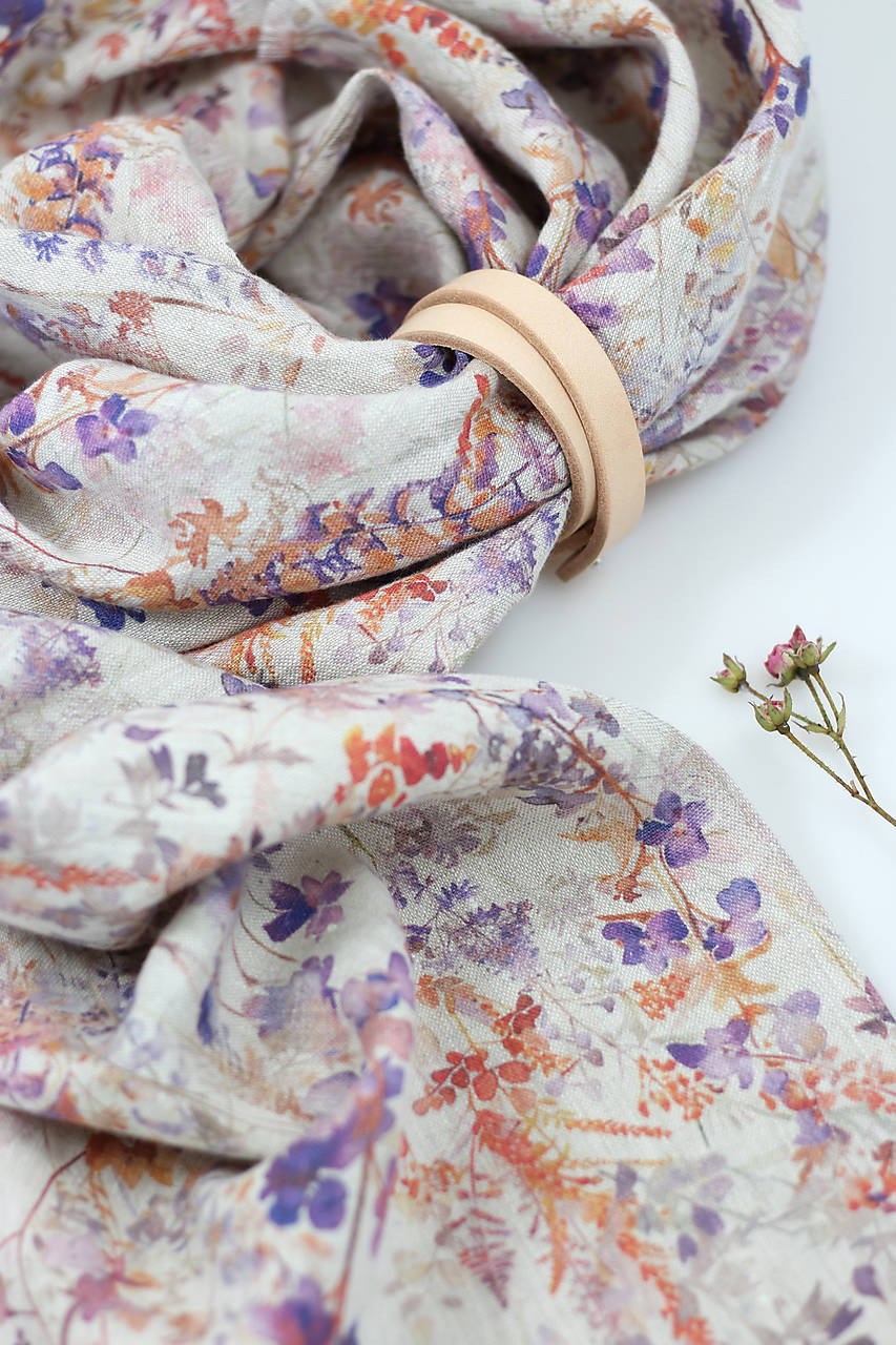 Pôvabná dámska letná prírodná šatka "Wisteria"