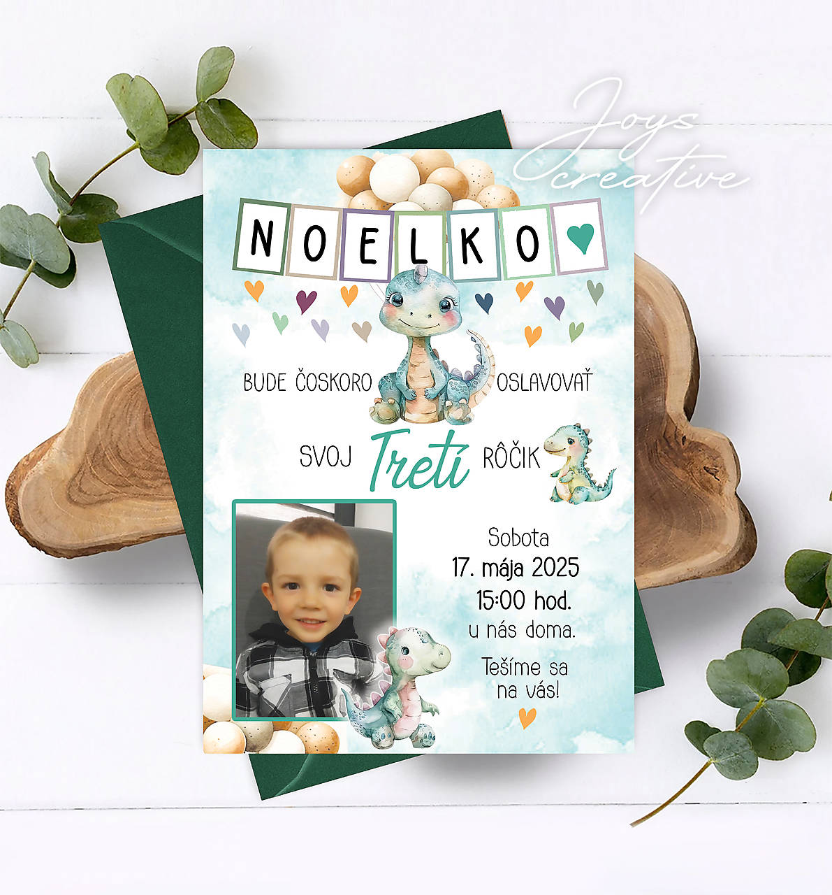 Pozvánka na narodeniny s dinosaurami s balónmi a fotkou (mentolová)