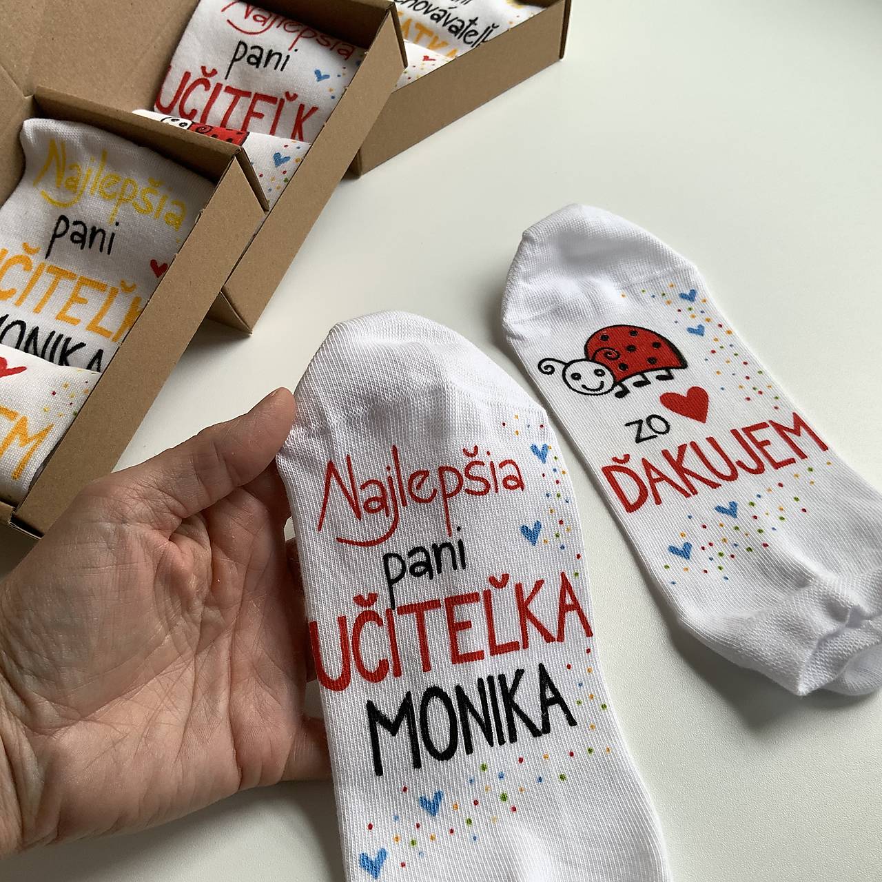 Maľované ponožky pre naj PANI UČITEĽKU (lienok)