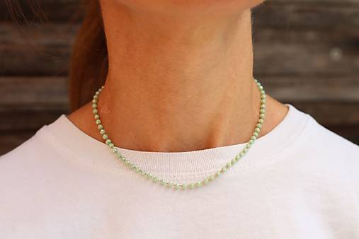 Náhrdelník choker - retiazka s krištálikmi - mint