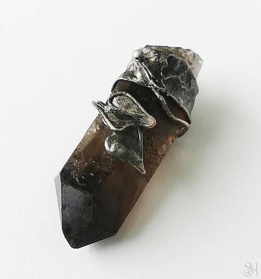 Náhrdelníky - Cínovaný tiffany prívesok s liečivým kameňom záhnedou - 17524263_