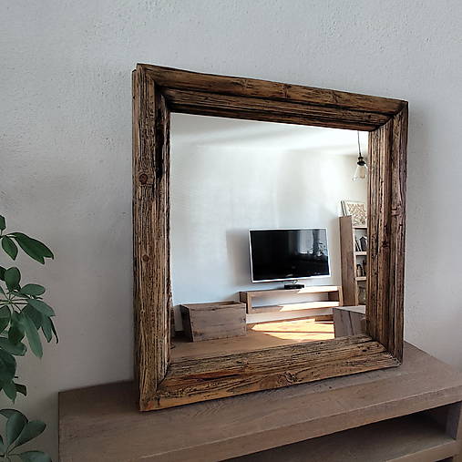 Zrkadlá - Zrkadlo - staré drevo (výška 85 cm, dĺžka 85 cm, hrúbka 8 cm, šírka rámu 9,5 cm, zrkadlo 25 €) - 17531845_